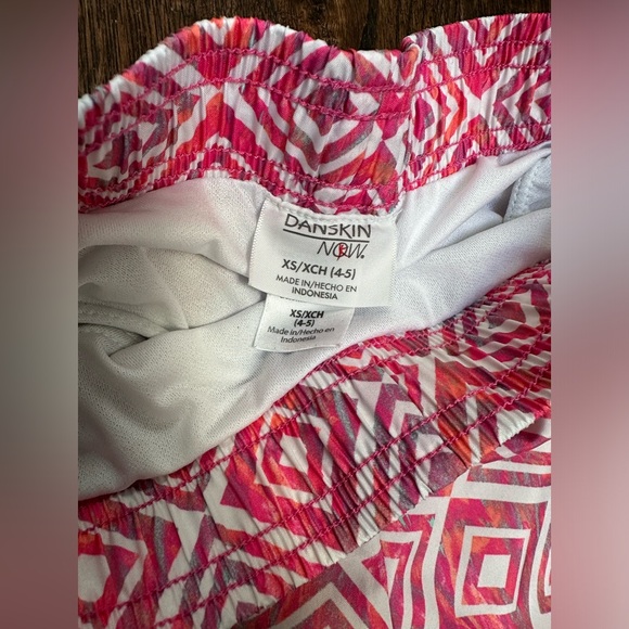 🚨Girls Athletic Shorts 4/5T - Picture 2 of 3